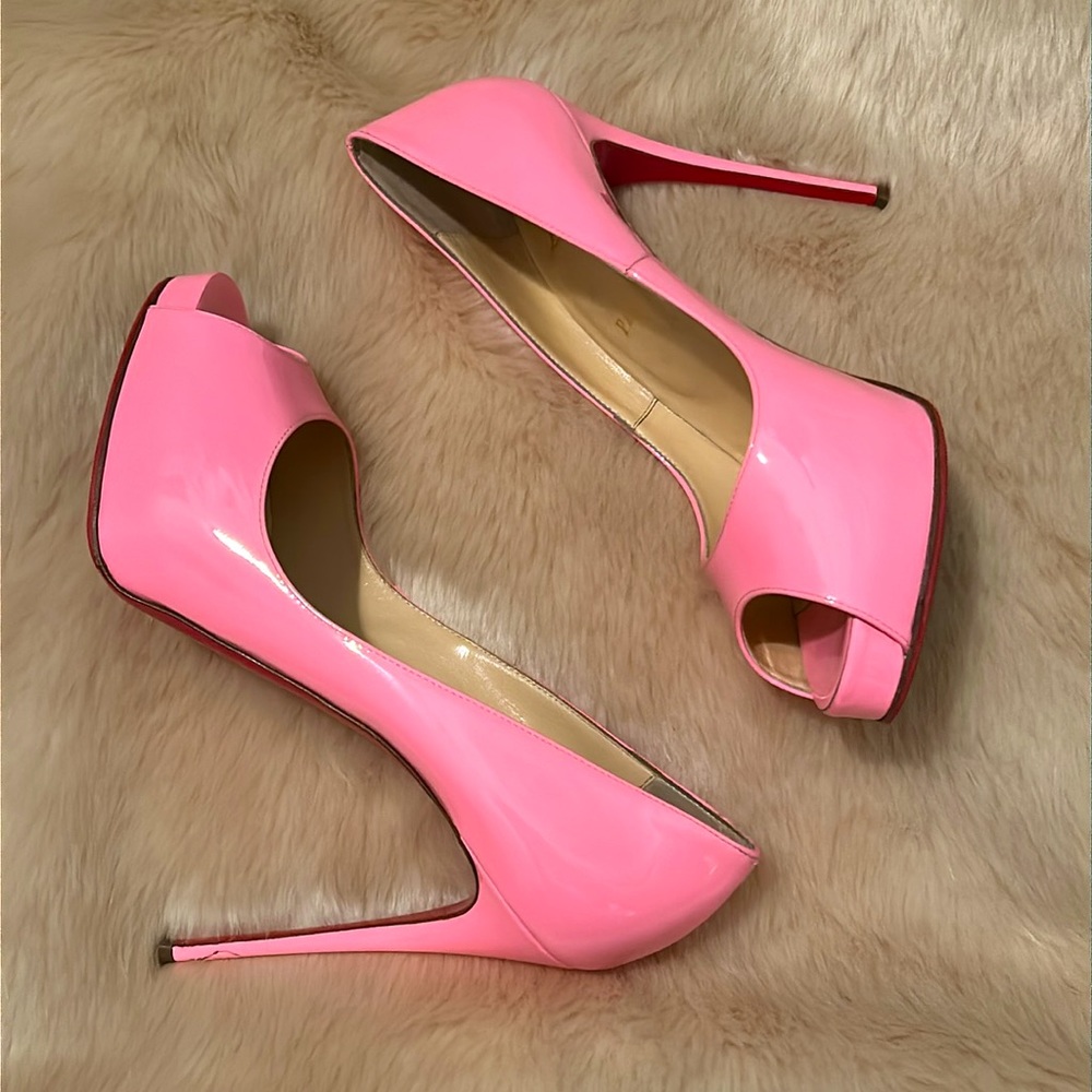 PINK Very Prive Christian Louboutin Patent Leather Peep Toe Pumps